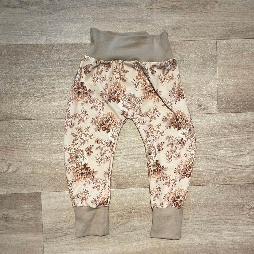 Jersey Hose Blumen beige